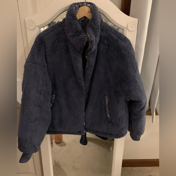 AEO American Eagle Chill Blue Paisley Floral Reversible Puffer Jacket Size XS S - Picture 3 of 6